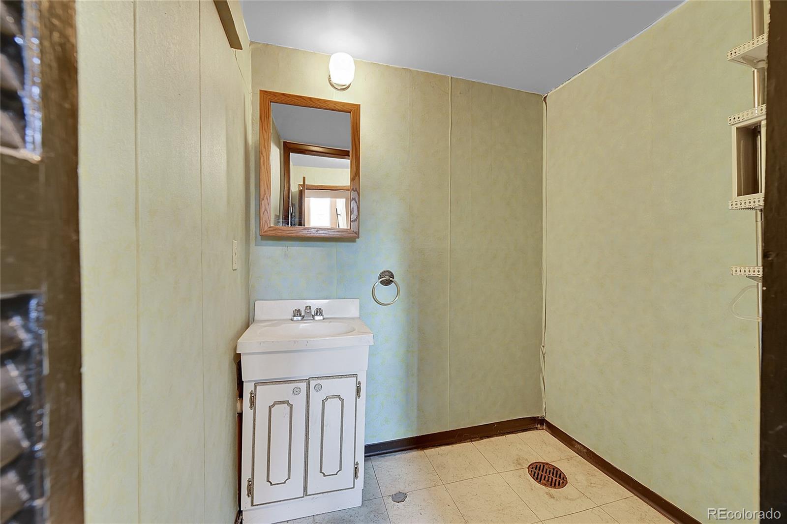 MLS Image #18 for 7448 w geddes place,littleton, Colorado