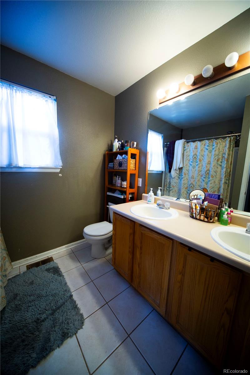 MLS Image #11 for 9950  sydney lane,highlands ranch, Colorado