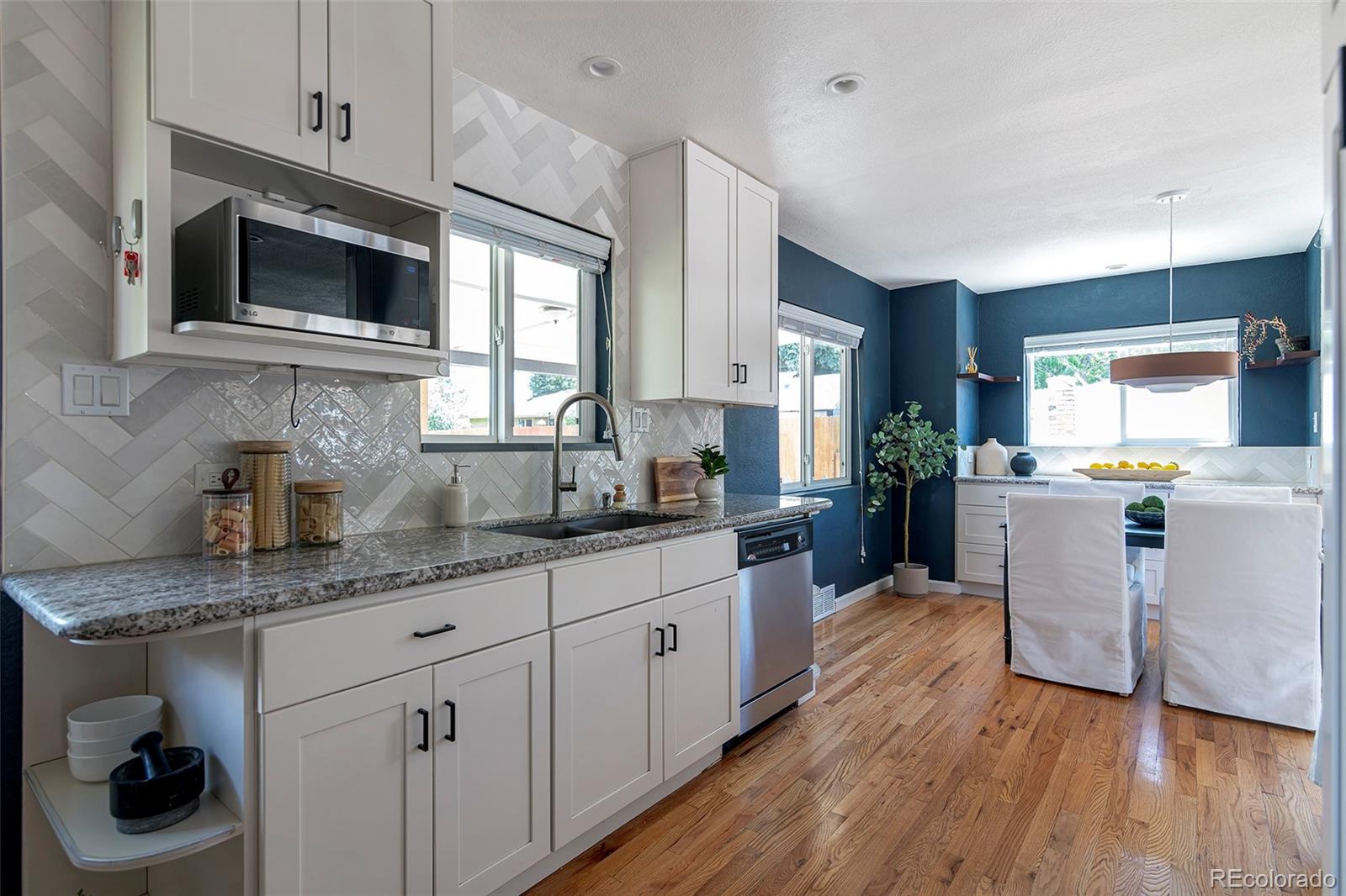 MLS Image #10 for 1650 s holly street,denver, Colorado