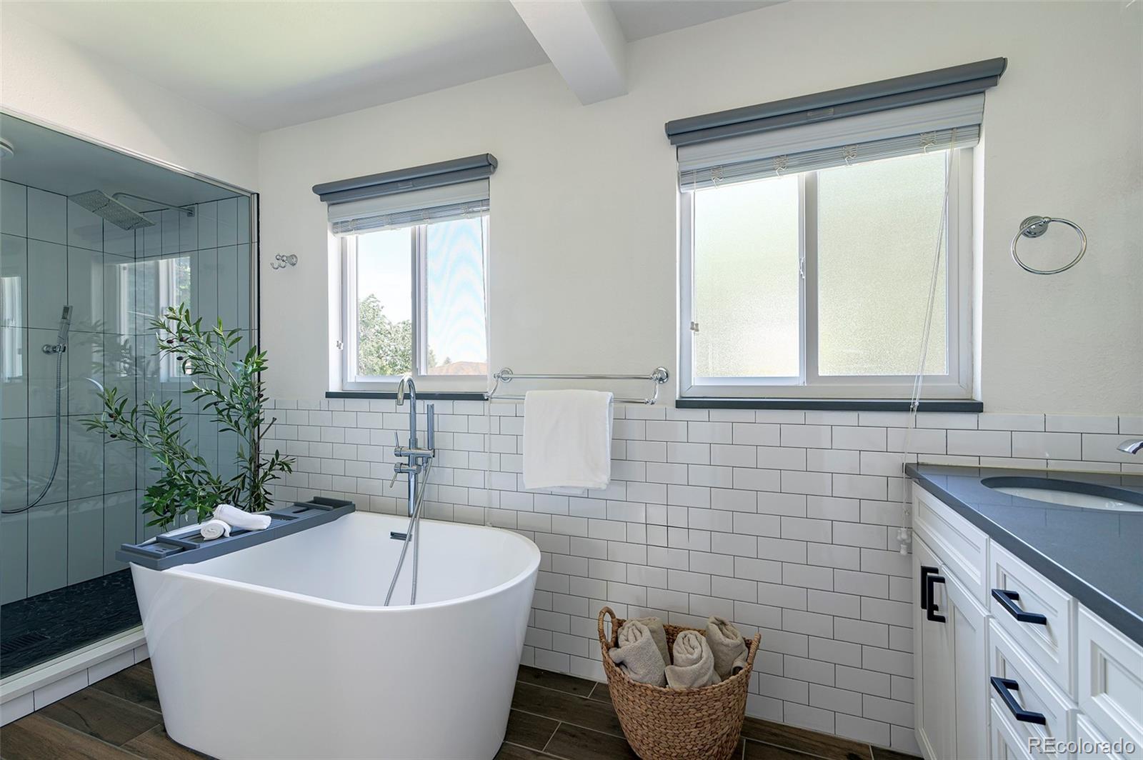 MLS Image #17 for 1650 s holly street,denver, Colorado