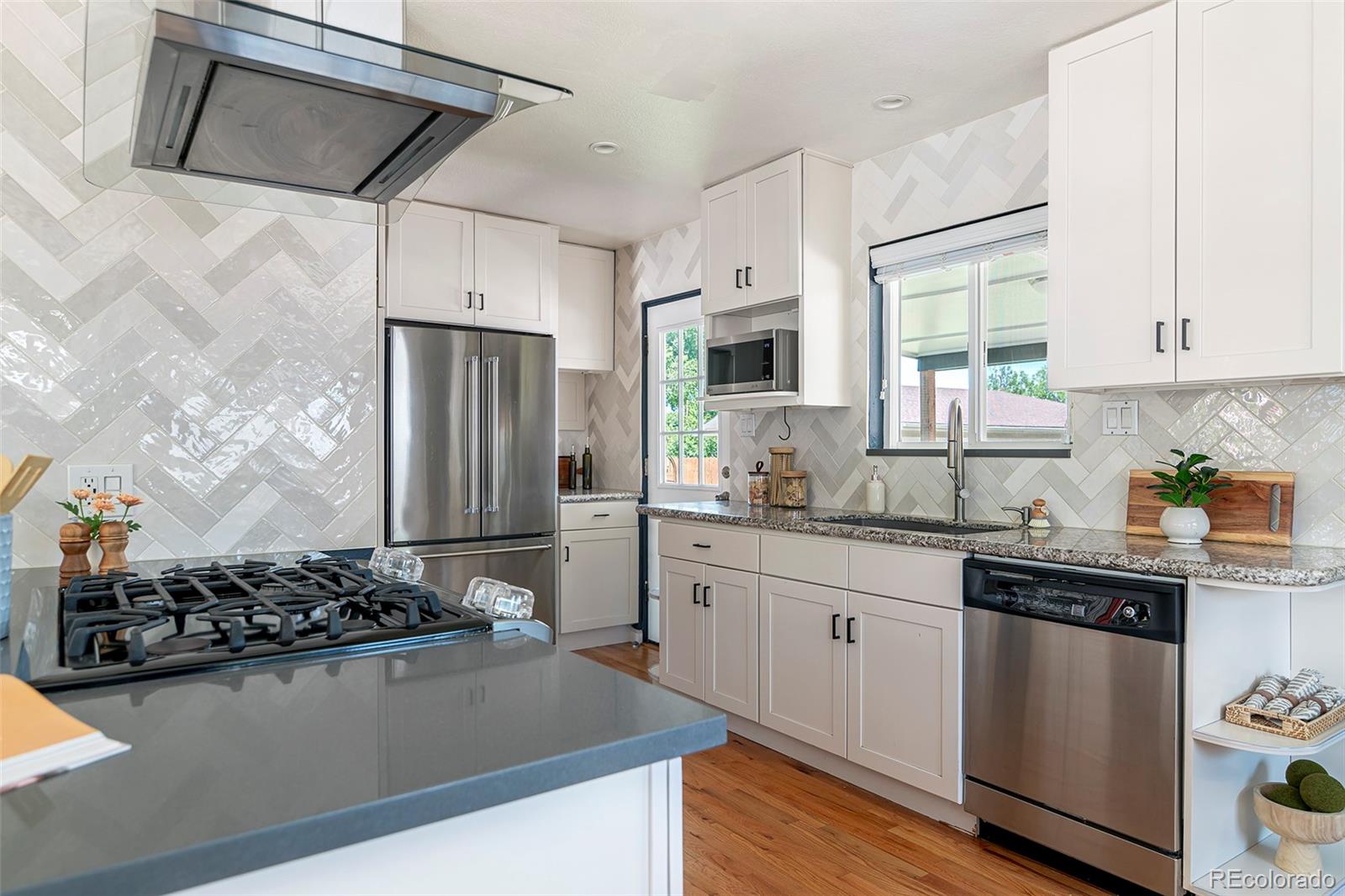 MLS Image #7 for 1650 s holly street,denver, Colorado