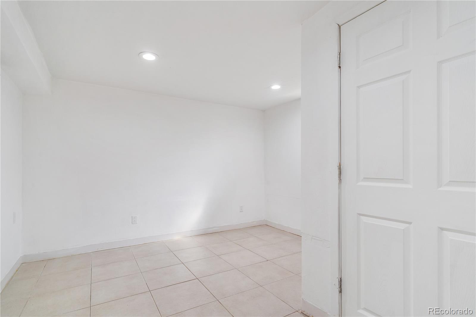 MLS Image #13 for 11976 e arizona drive,aurora, Colorado
