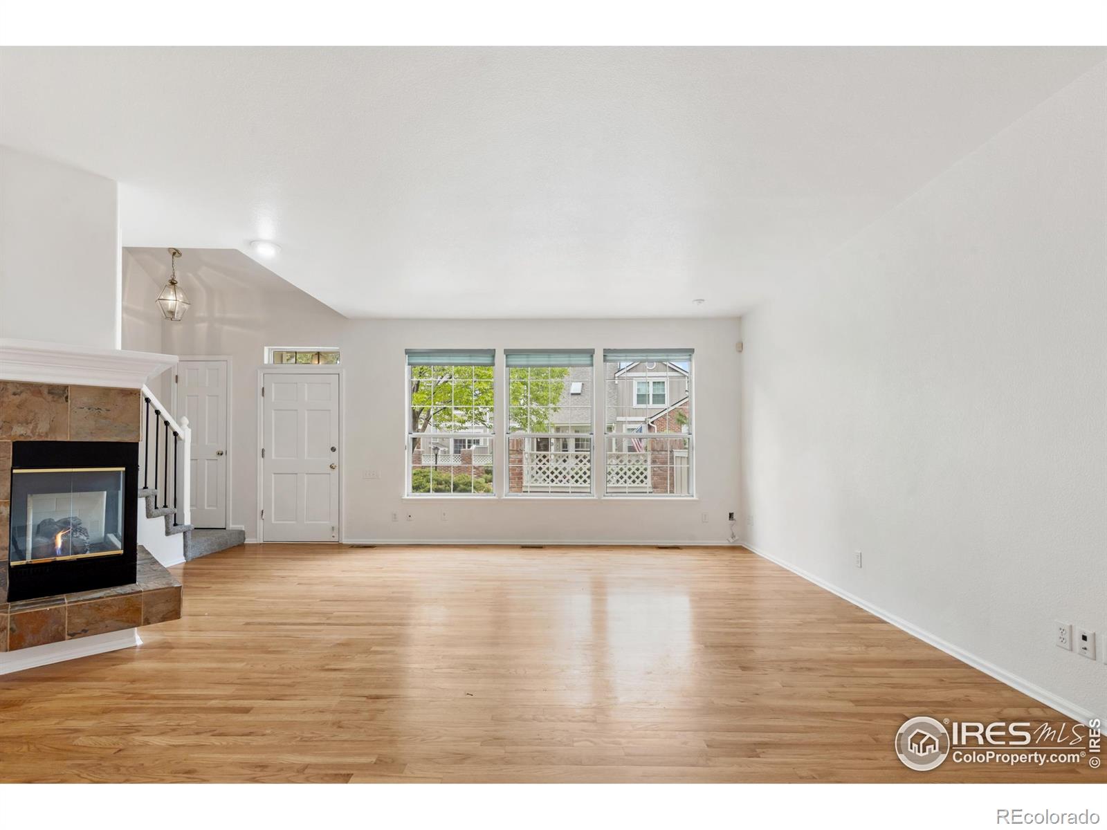 MLS Image #3 for 2982 w long drive,littleton, Colorado