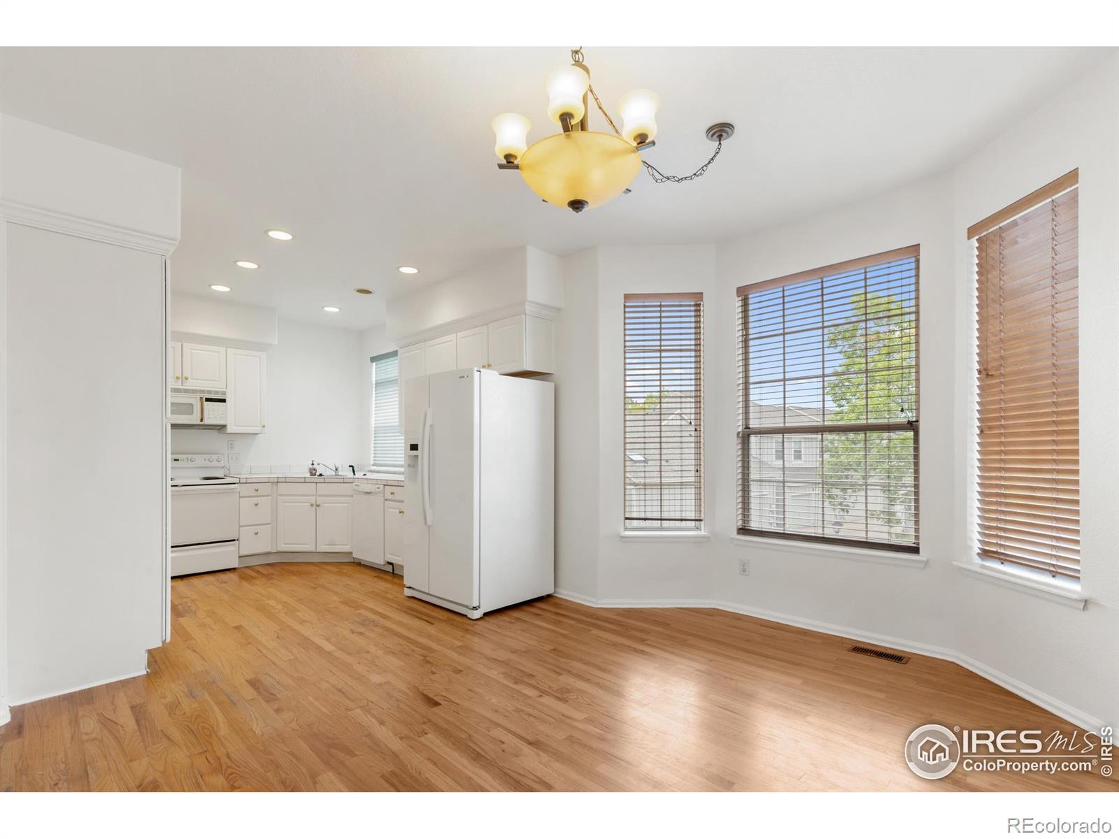 MLS Image #4 for 2982 w long drive,littleton, Colorado