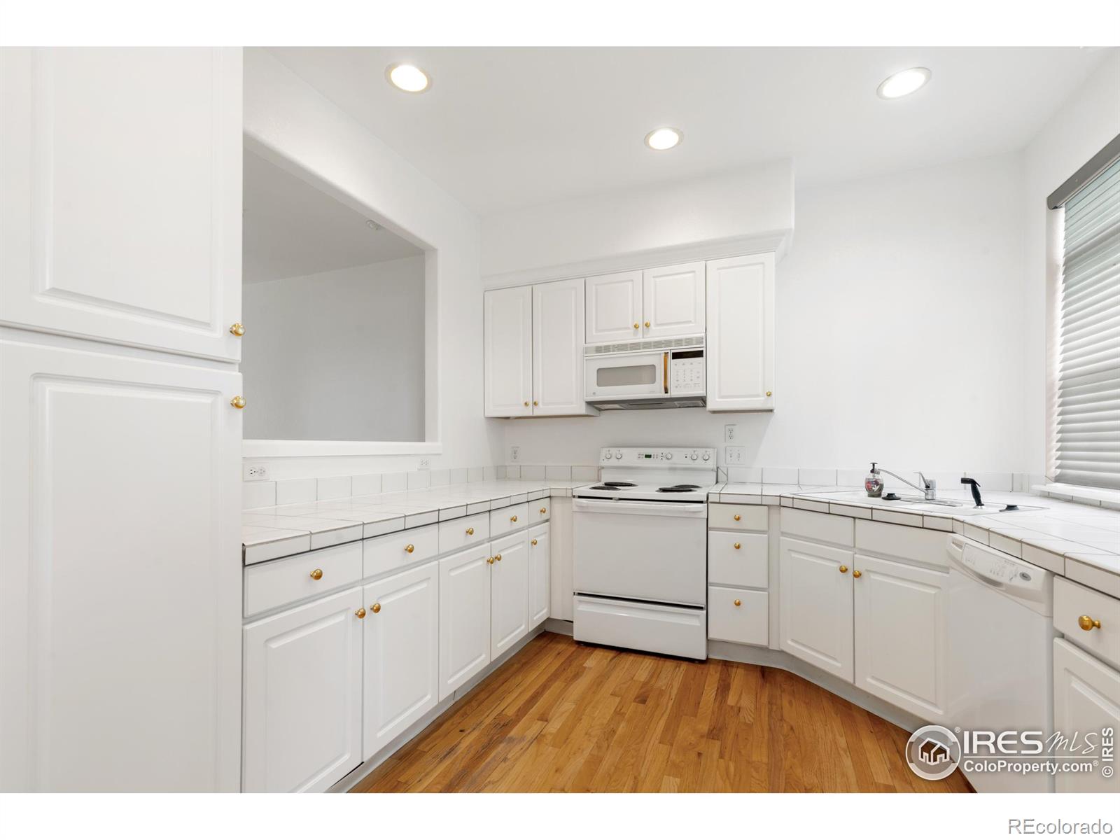 MLS Image #5 for 2982 w long drive,littleton, Colorado