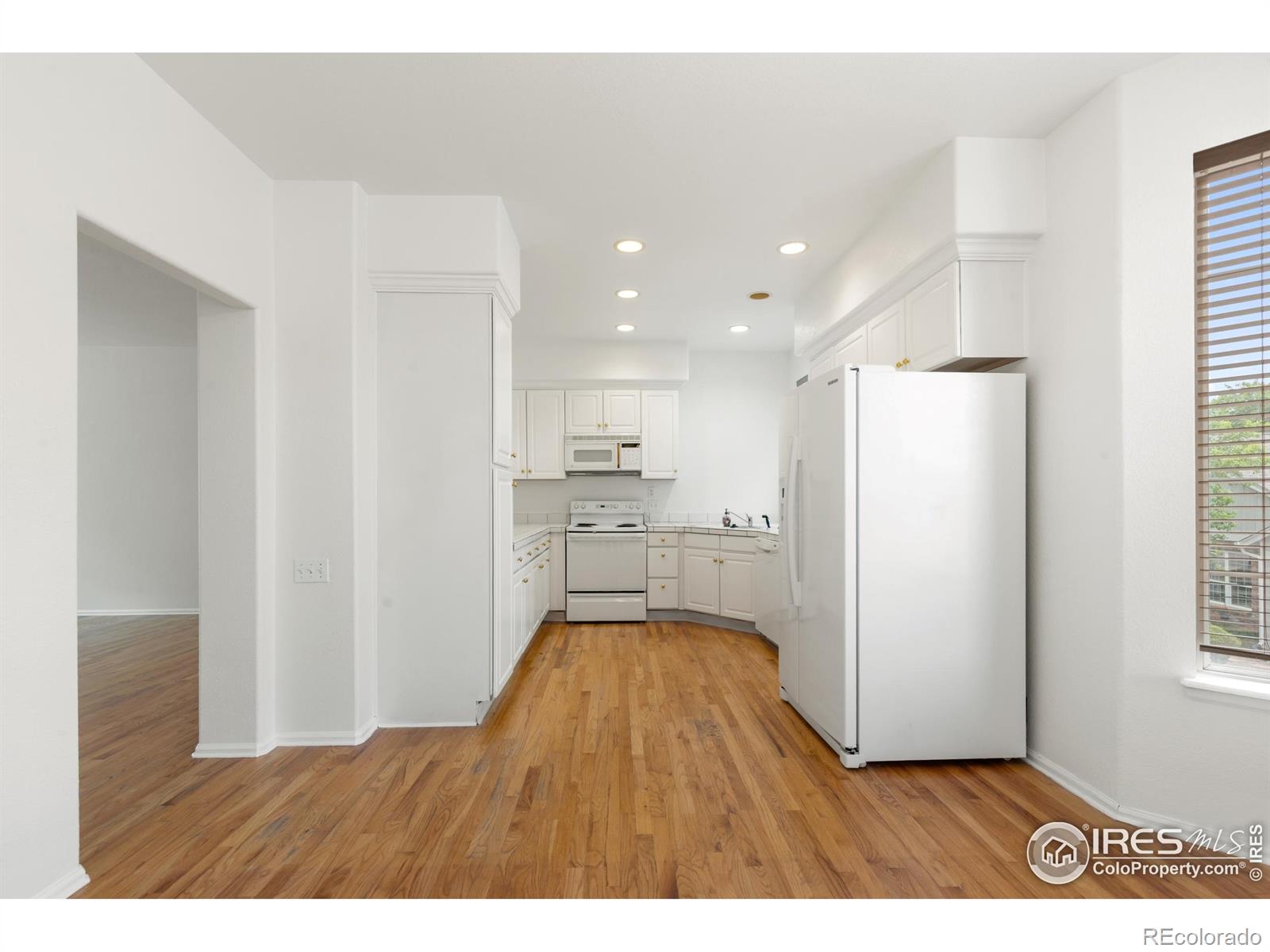 MLS Image #6 for 2982 w long drive,littleton, Colorado