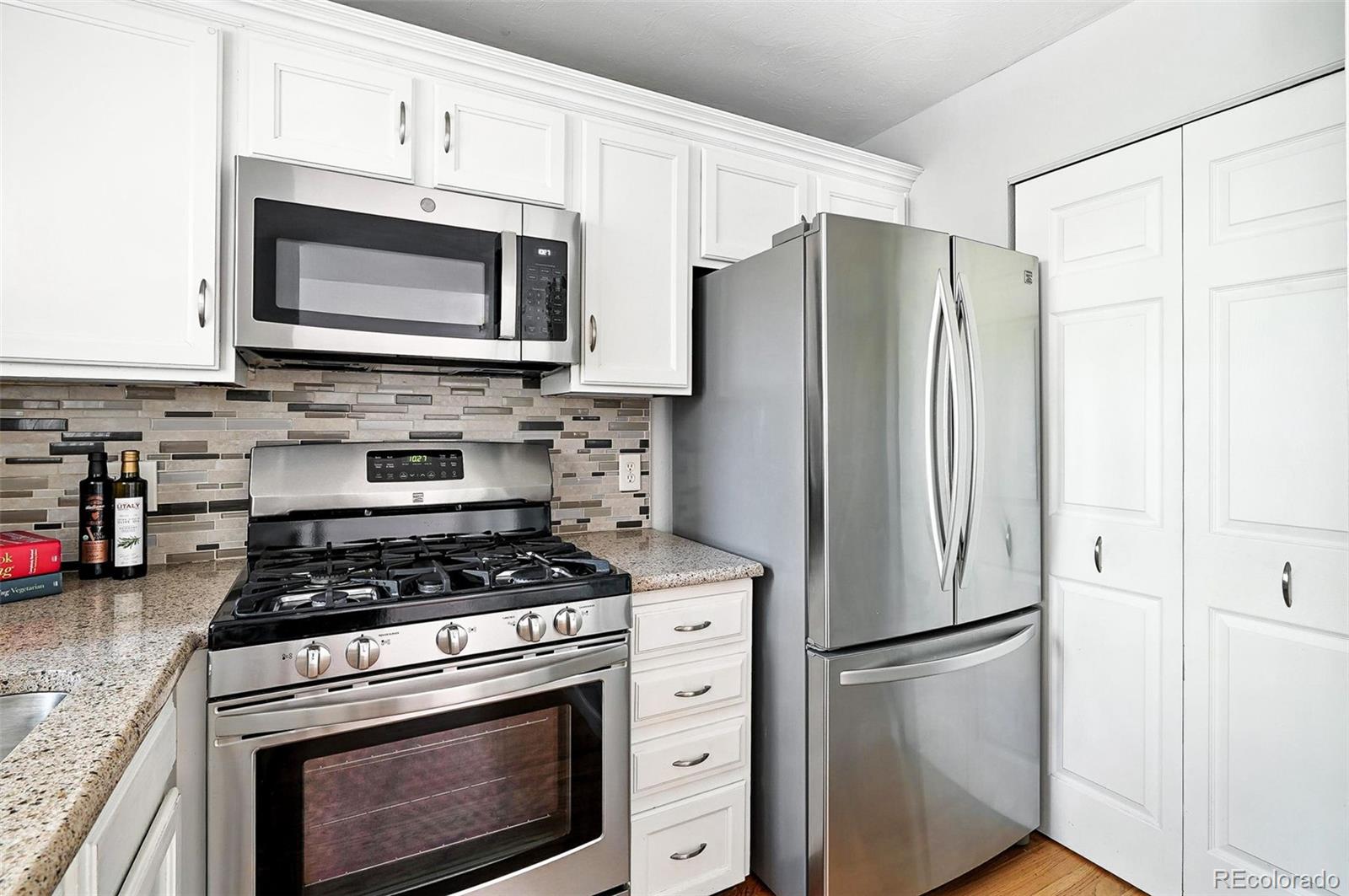 MLS Image #5 for 6401 s forest street,centennial, Colorado