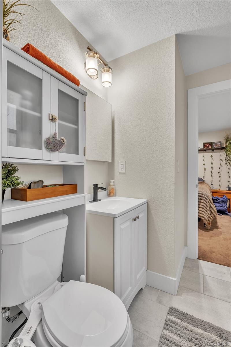 MLS Image #18 for 3163 s boston court,denver, Colorado