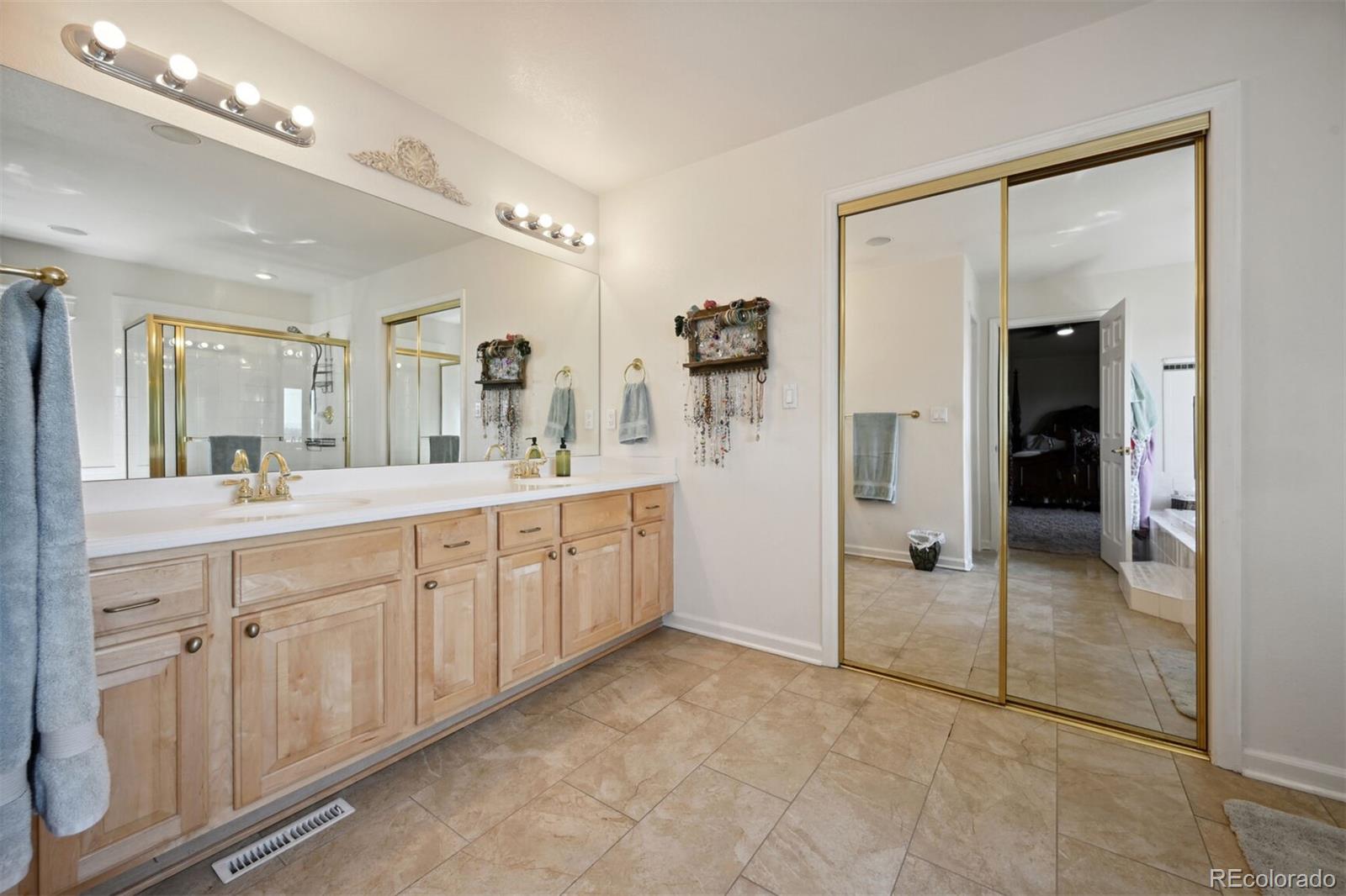 MLS Image #22 for 10520 w vassar drive,lakewood, Colorado