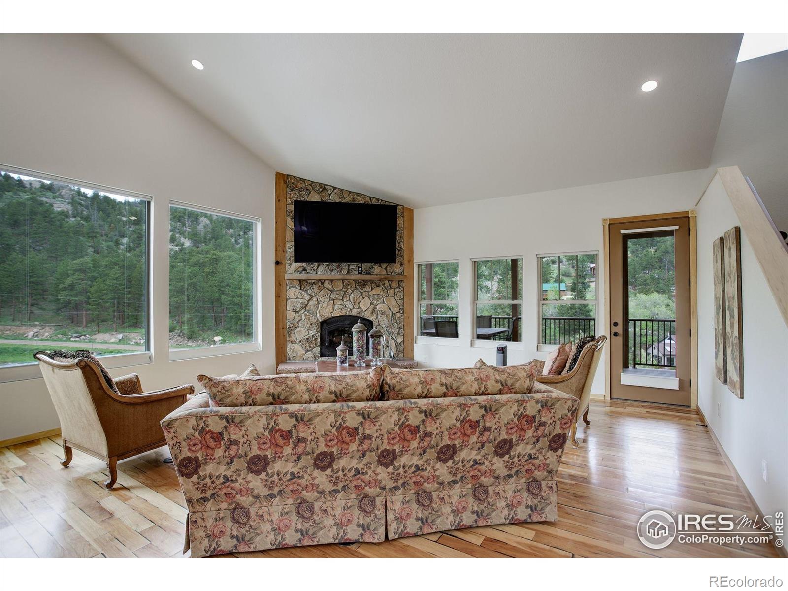 MLS Image #3 for 178  cree court,lyons, Colorado