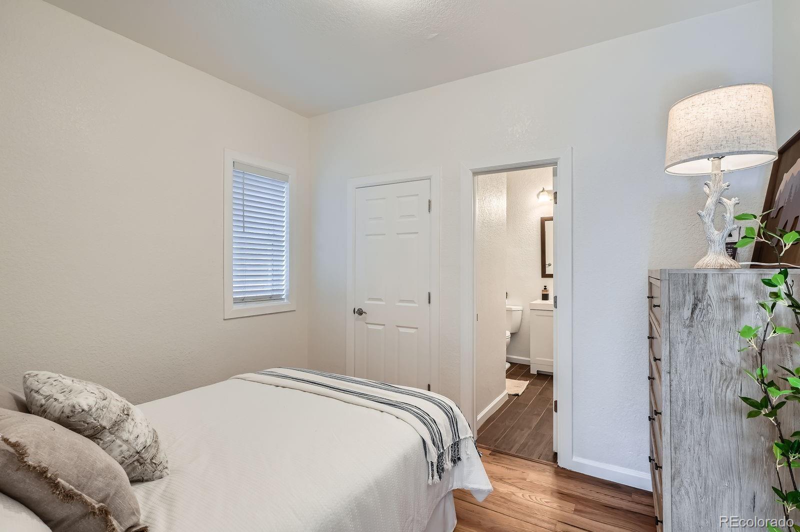 MLS Image #14 for 2426 s acoma street,denver, Colorado