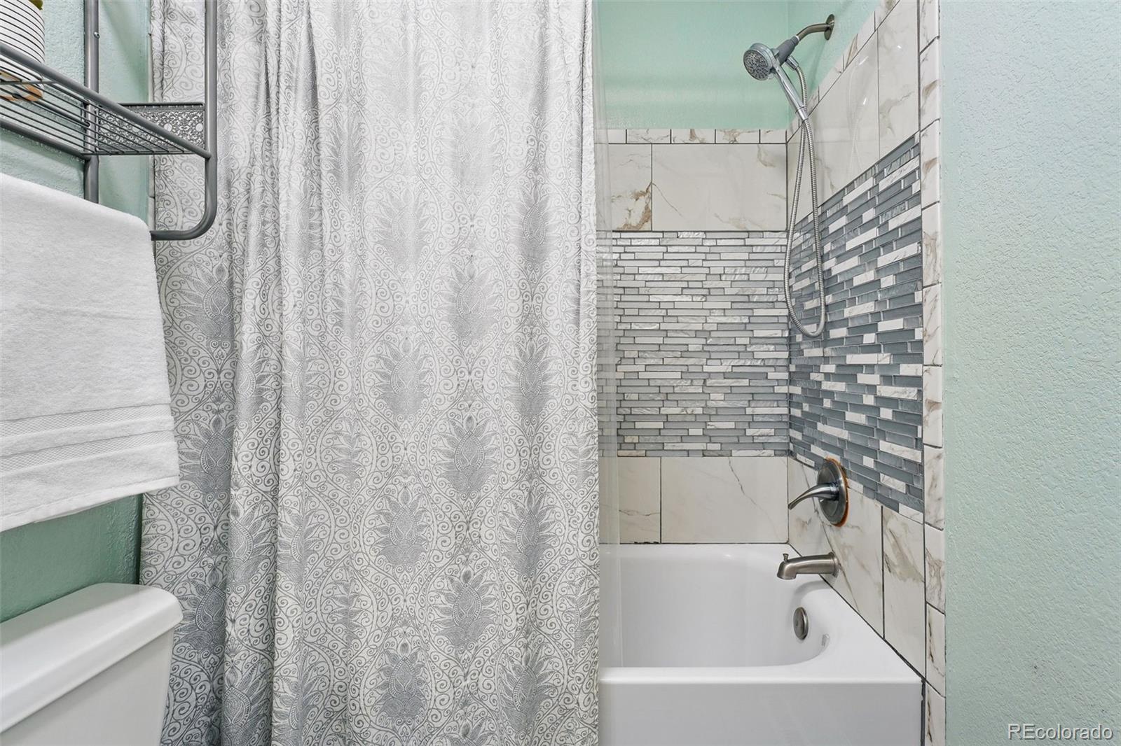 MLS Image #26 for 3300 w florida avenue,denver, Colorado