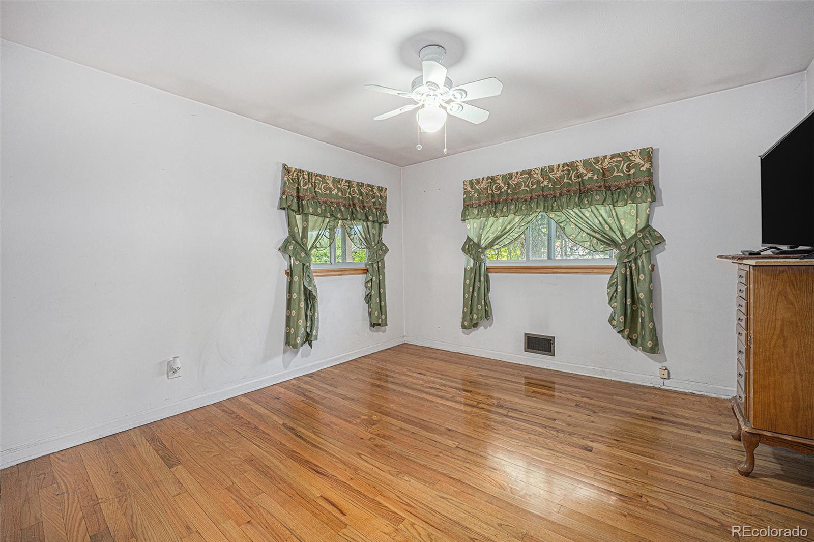 MLS Image #9 for 805 s everett street,lakewood, Colorado