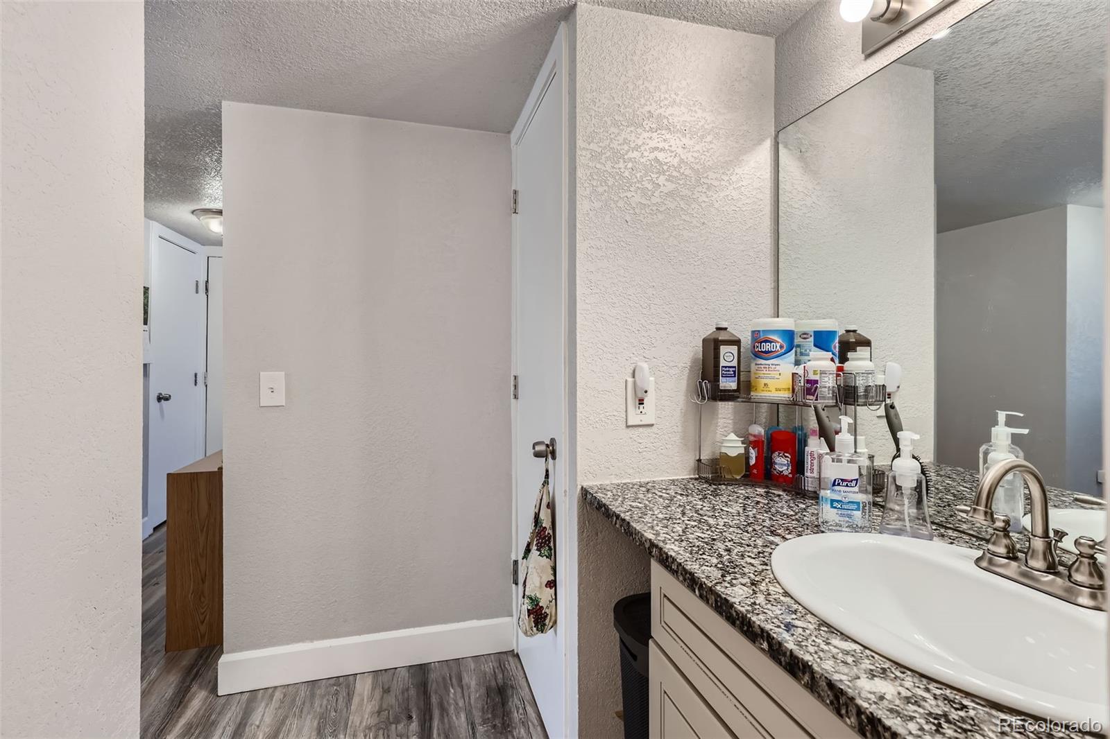 MLS Image #6 for 940 s peoria street,aurora, Colorado