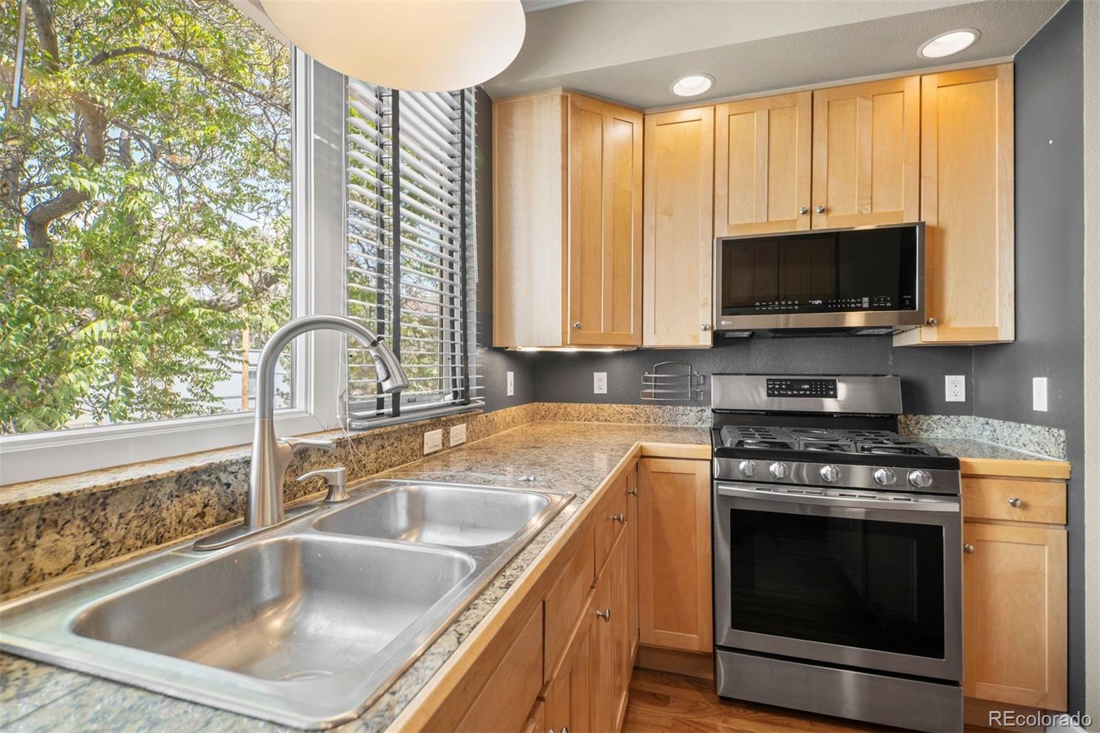 MLS Image #10 for 1635 n franklin street ,denver, Colorado