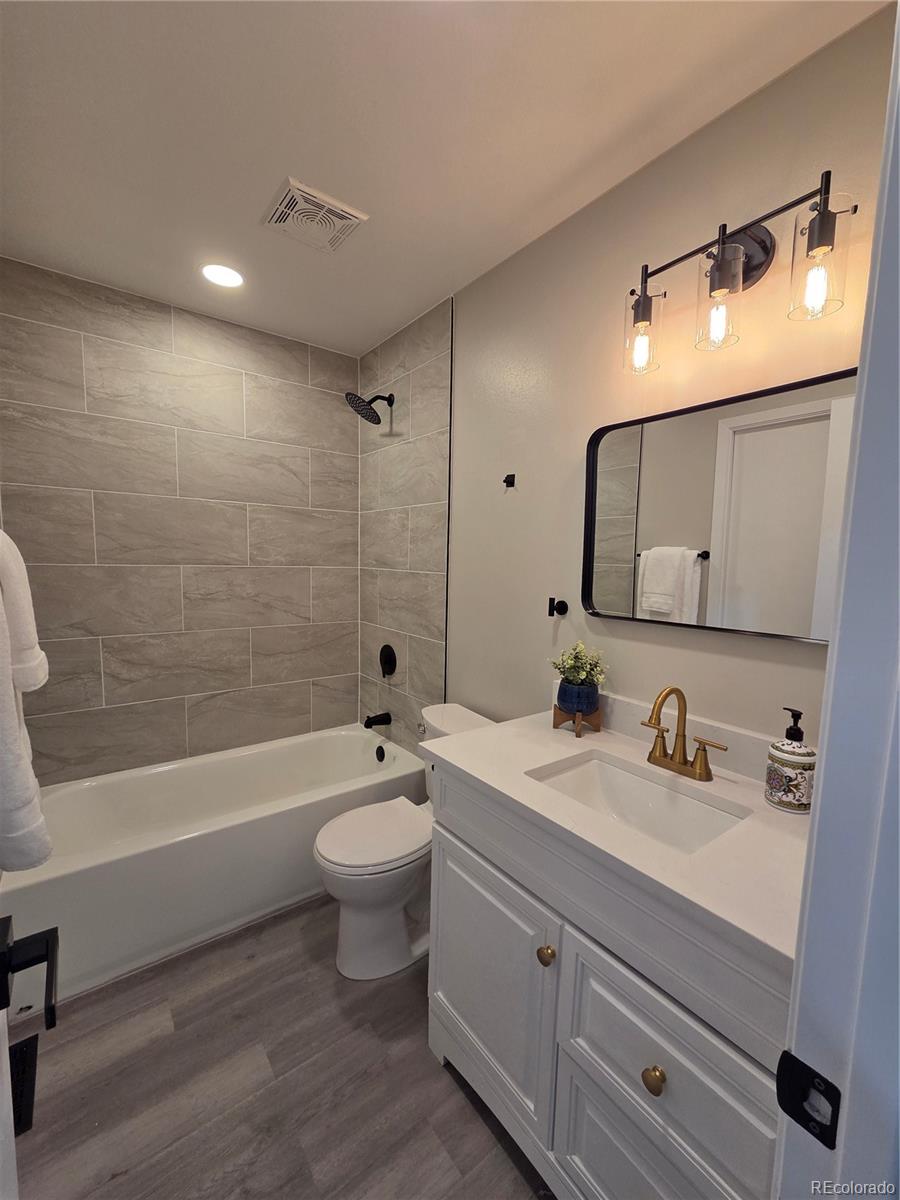 MLS Image #13 for 1250 s monaco parkway,denver, Colorado