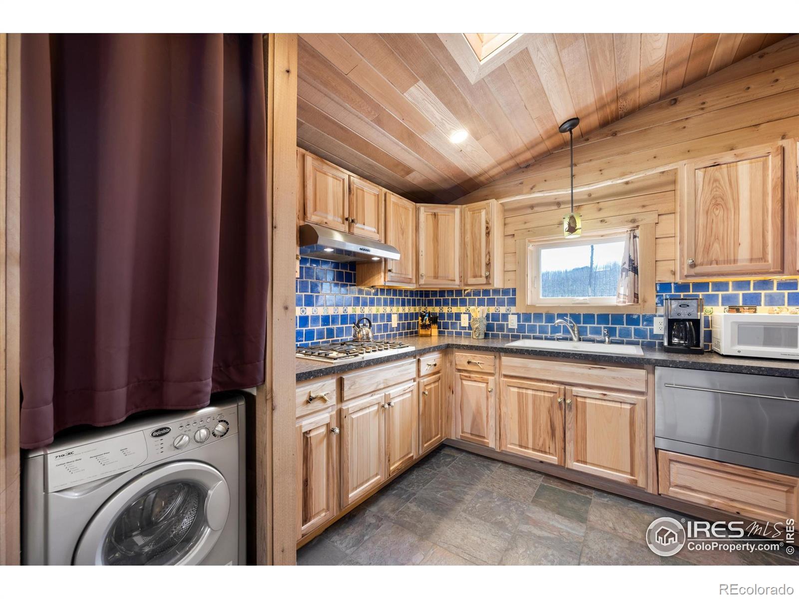 MLS Image #13 for 777  powder horn trail,bellvue, Colorado