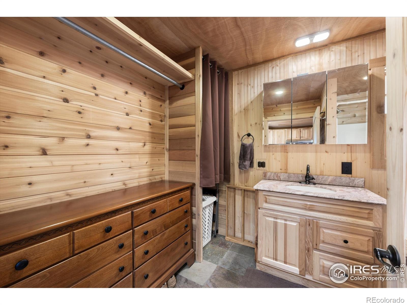 MLS Image #16 for 777  powder horn trail,bellvue, Colorado
