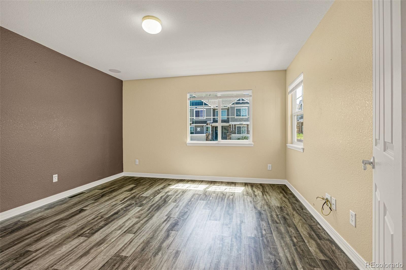 MLS Image #11 for 23560  alamo place b,aurora, Colorado