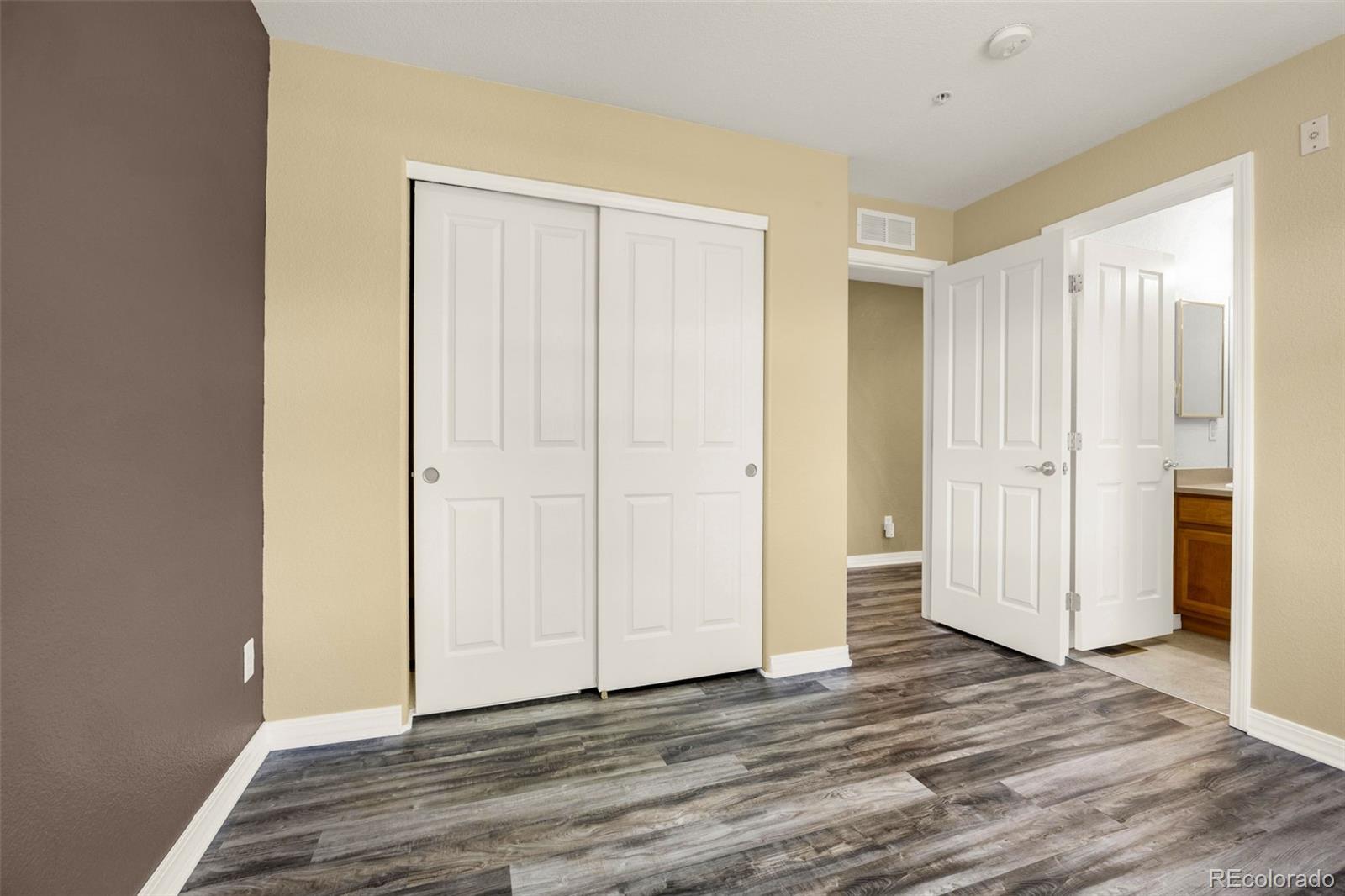 MLS Image #19 for 23560  alamo place b,aurora, Colorado