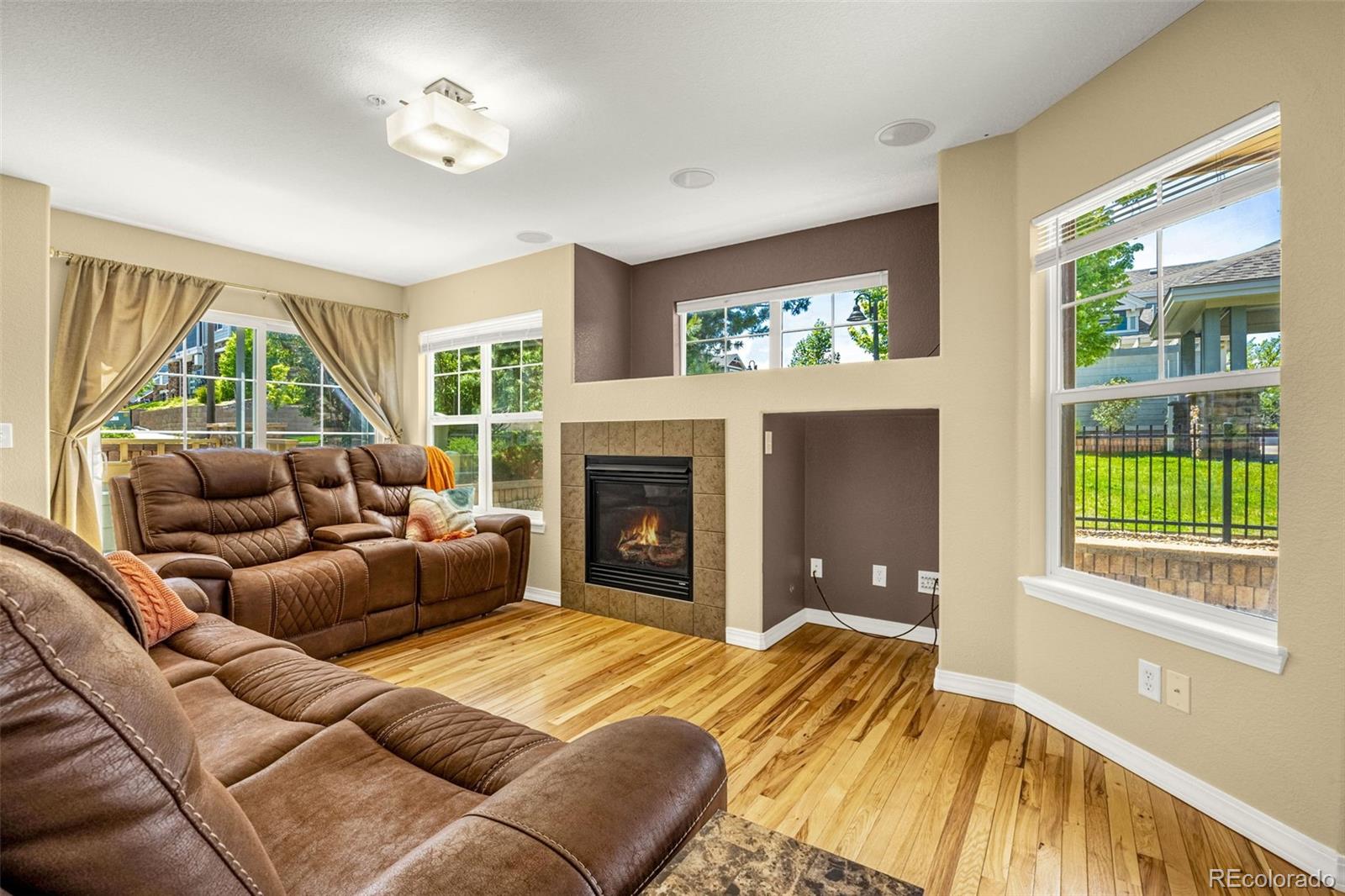 MLS Image #2 for 23560  alamo place b,aurora, Colorado