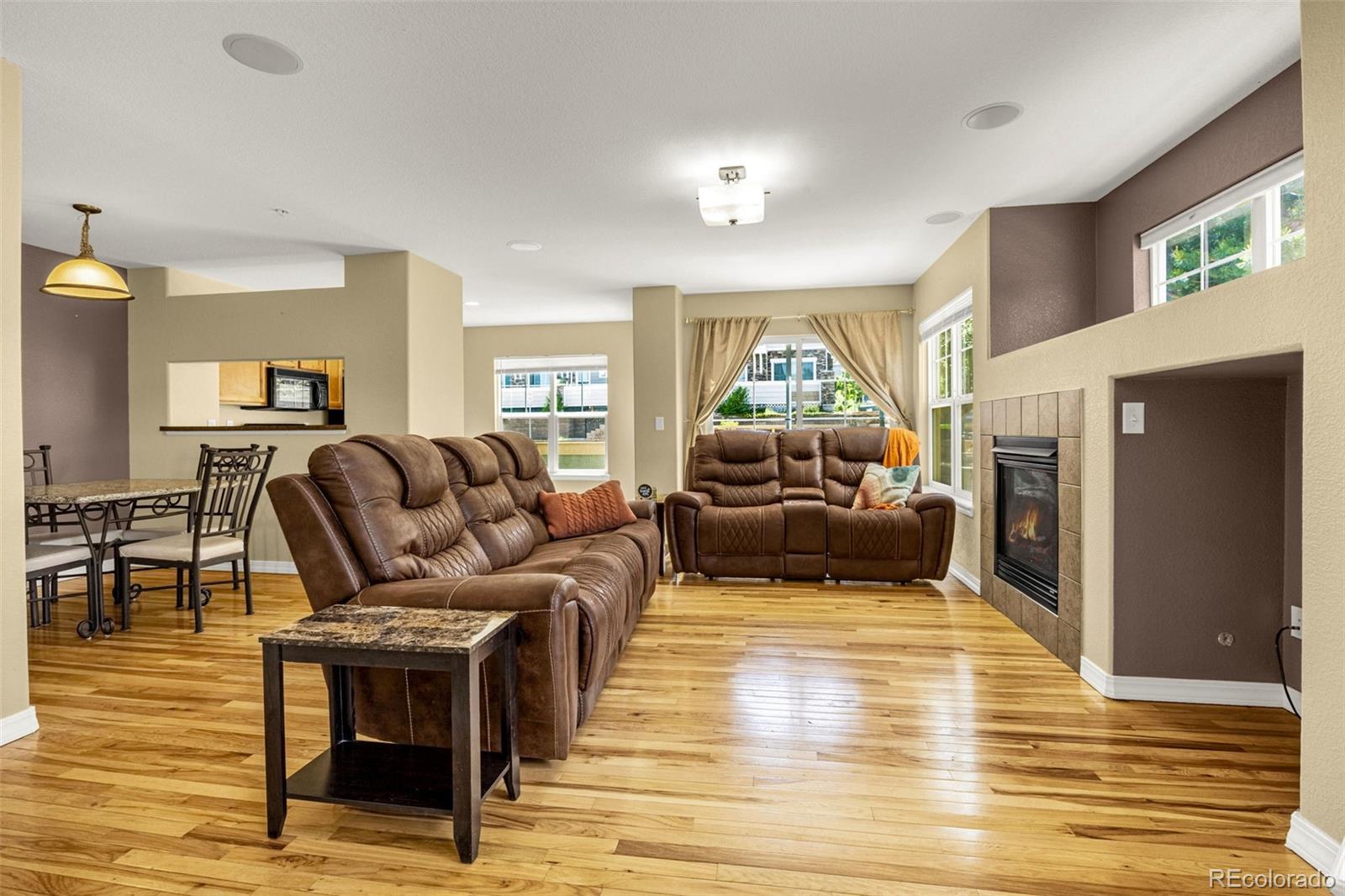 MLS Image #3 for 23560  alamo place b,aurora, Colorado