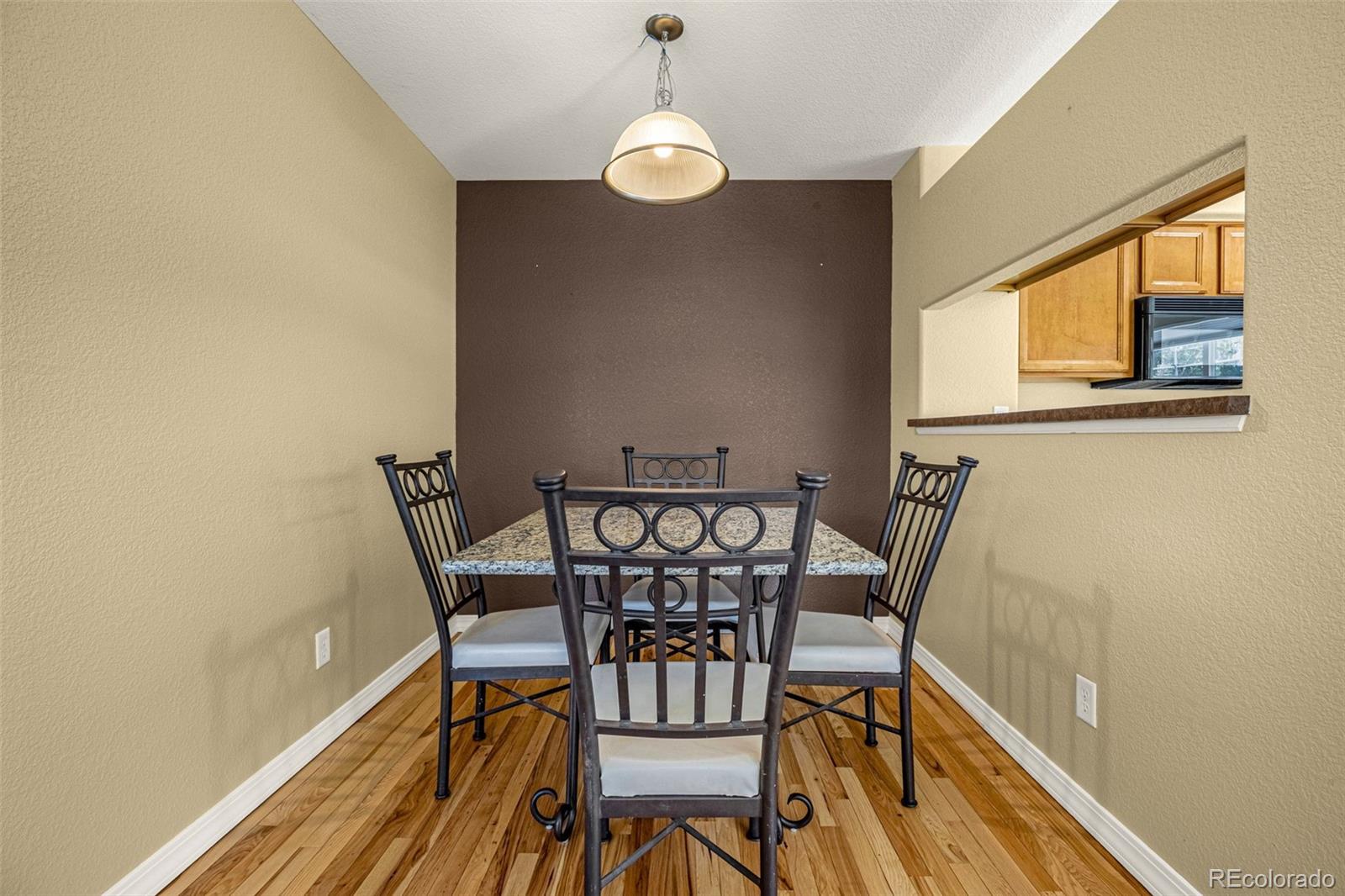 MLS Image #5 for 23560  alamo place b,aurora, Colorado