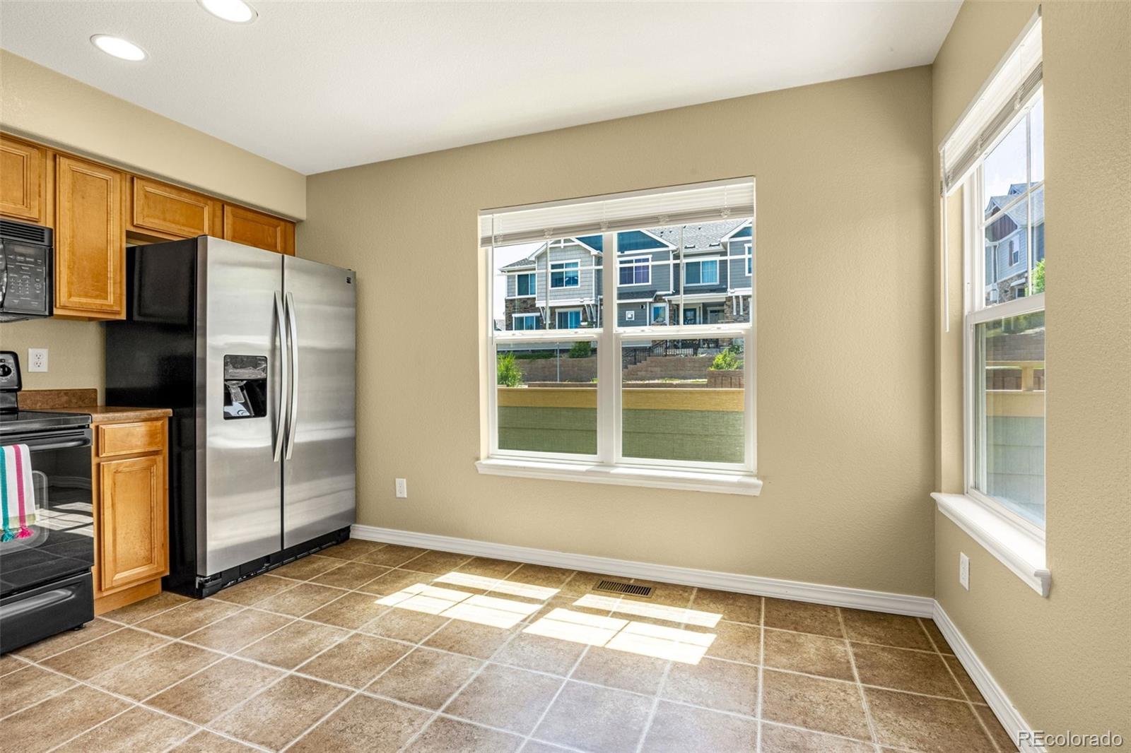 MLS Image #6 for 23560  alamo place b,aurora, Colorado