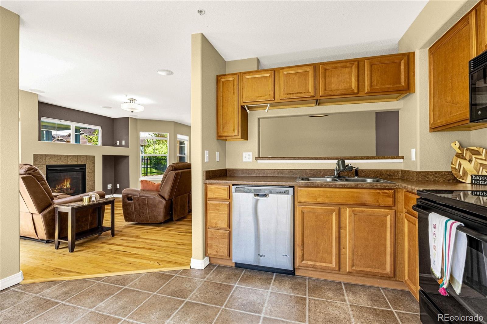 MLS Image #8 for 23560  alamo place b,aurora, Colorado