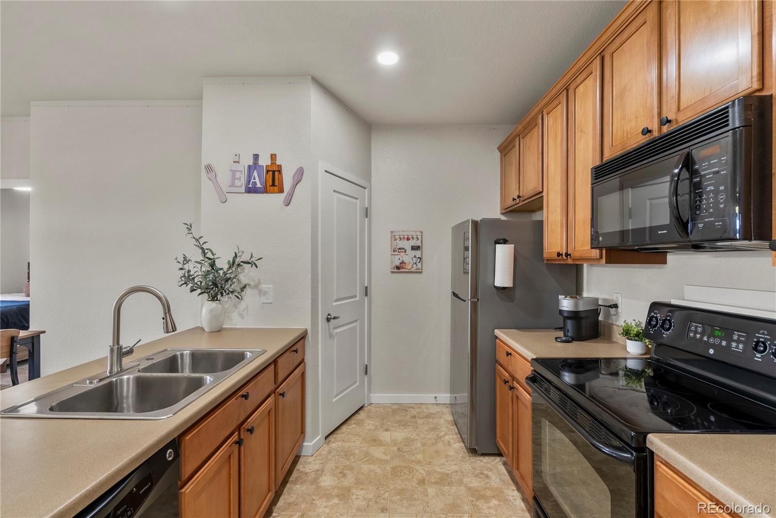 MLS Image #5 for 4100  albion street,denver, Colorado