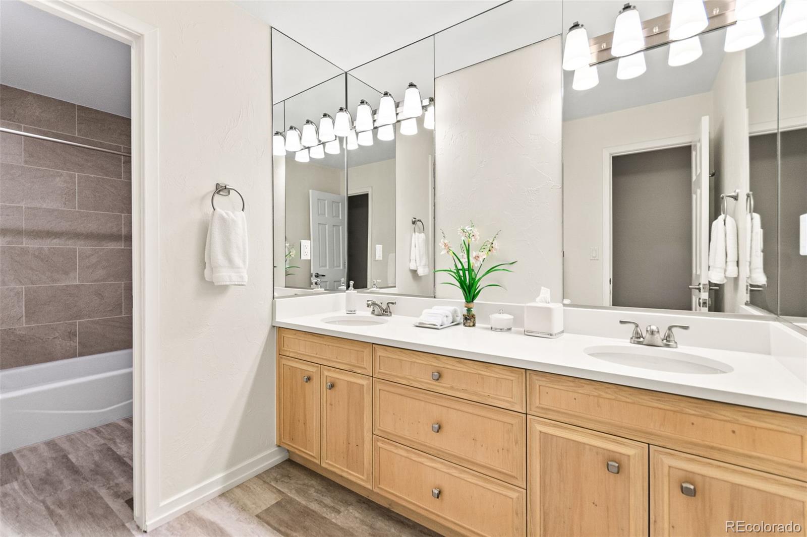 MLS Image #33 for 16416 e powers place,centennial, Colorado