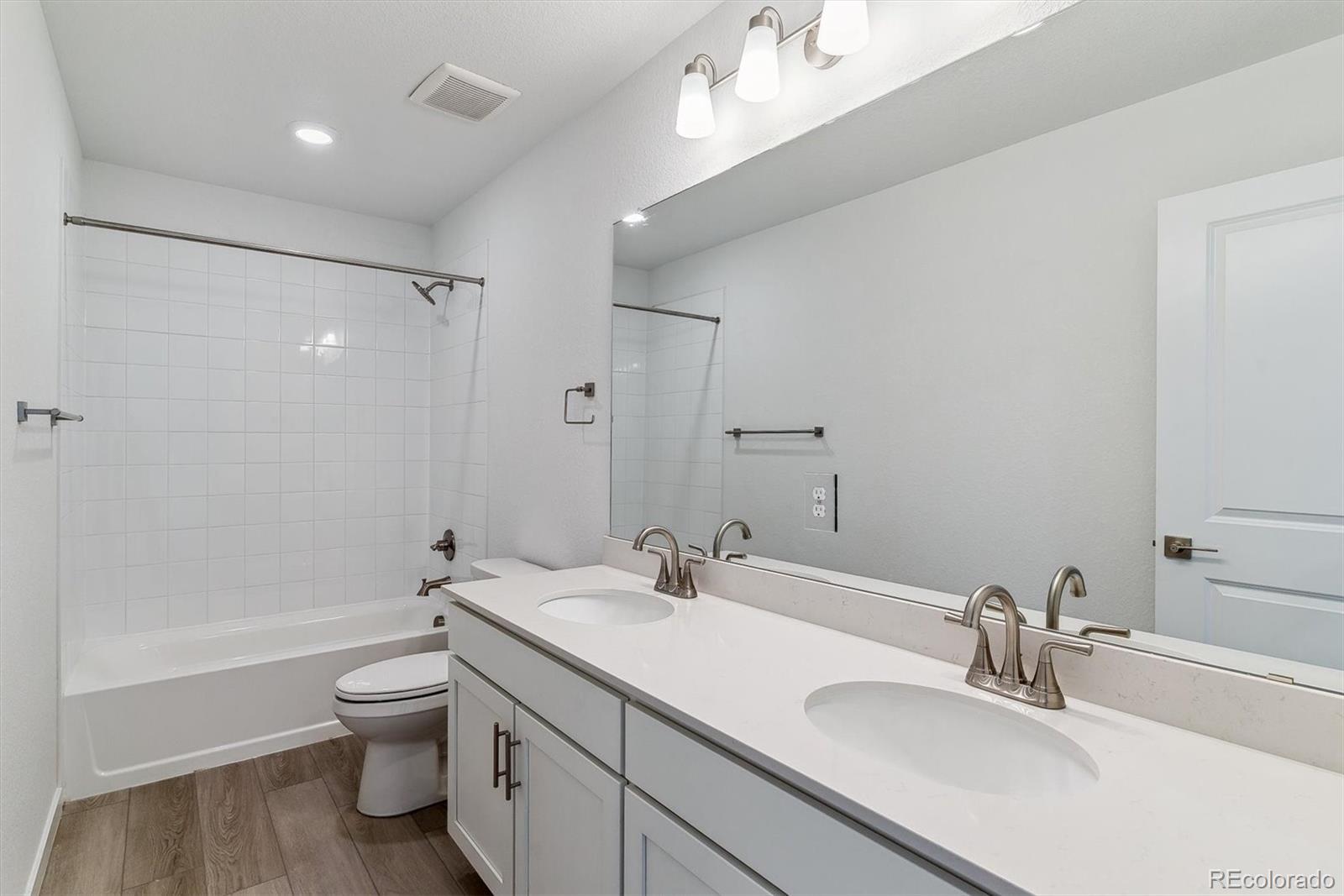 MLS Image #16 for 25254 e warren place,aurora, Colorado