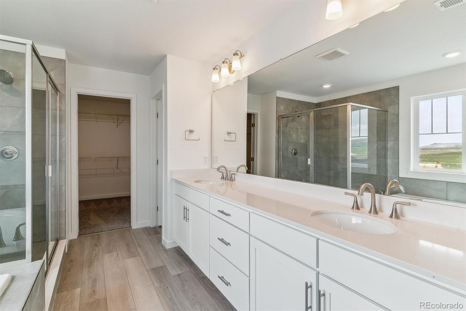 MLS Image #19 for 25254 e warren place,aurora, Colorado