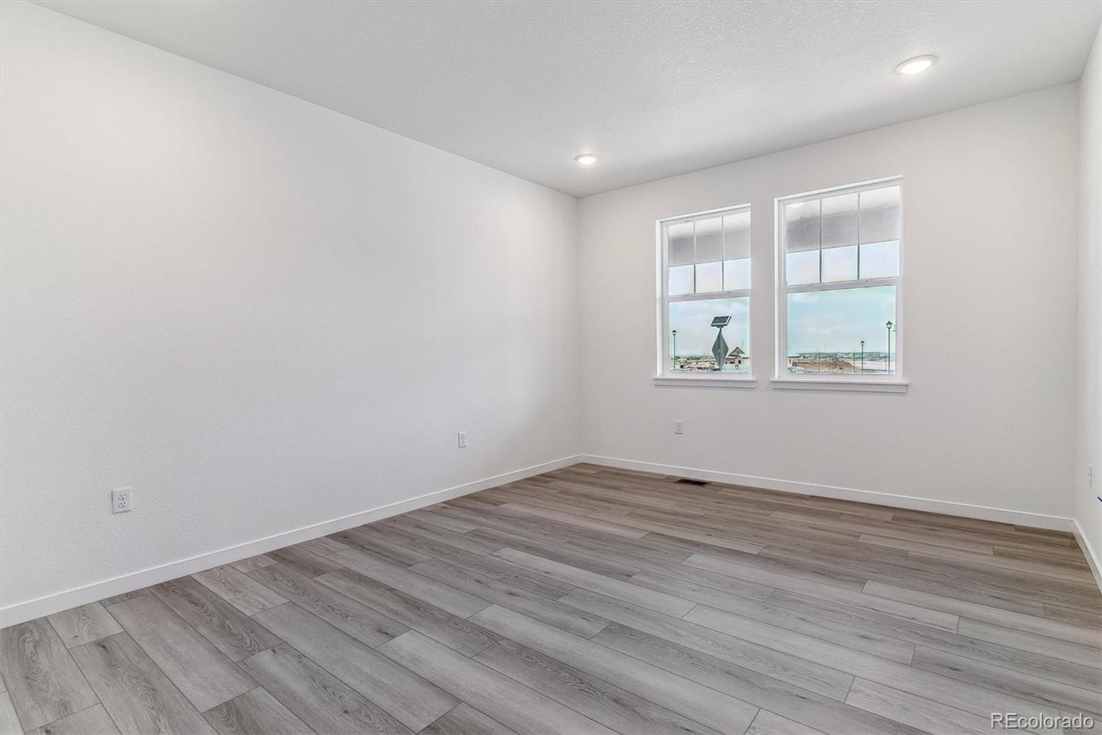 MLS Image #3 for 25254 e warren place,aurora, Colorado