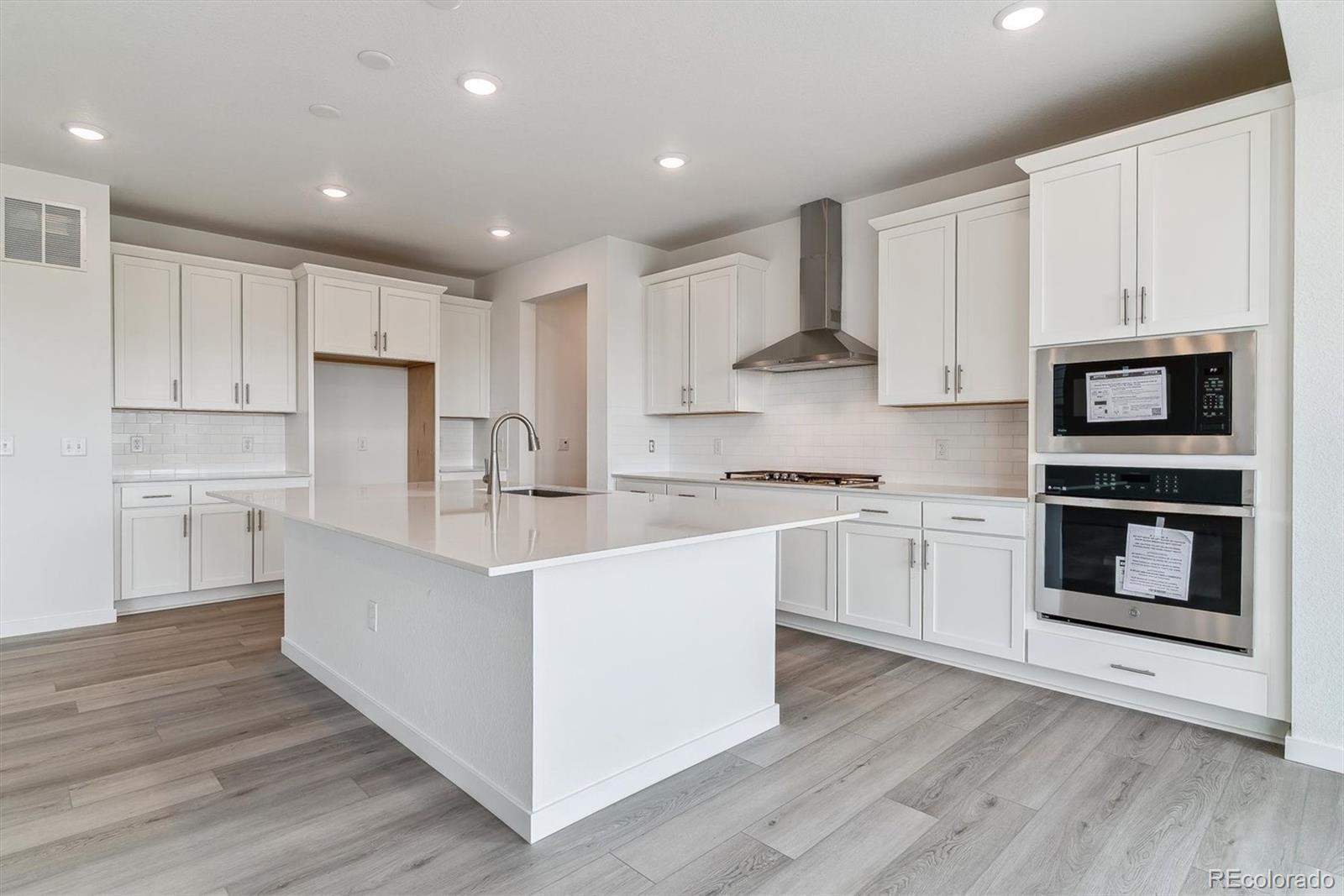MLS Image #7 for 25254 e warren place,aurora, Colorado