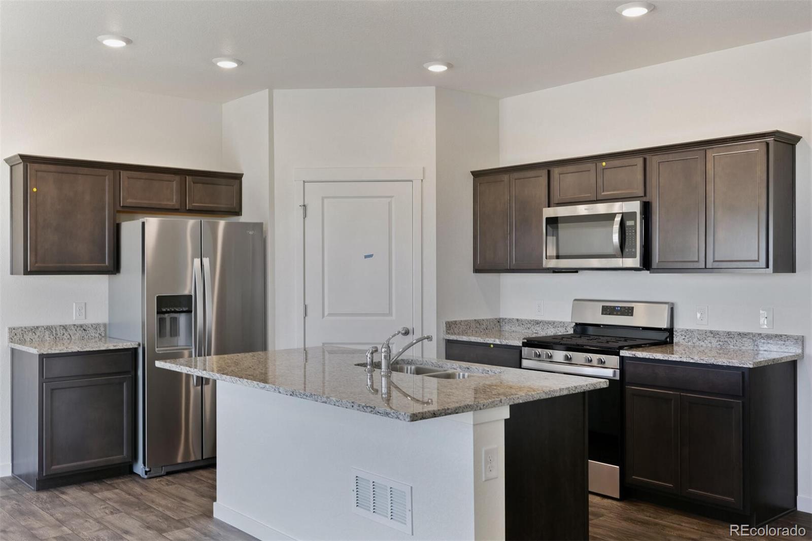 MLS Image #10 for 13487  valentia street,thornton, Colorado