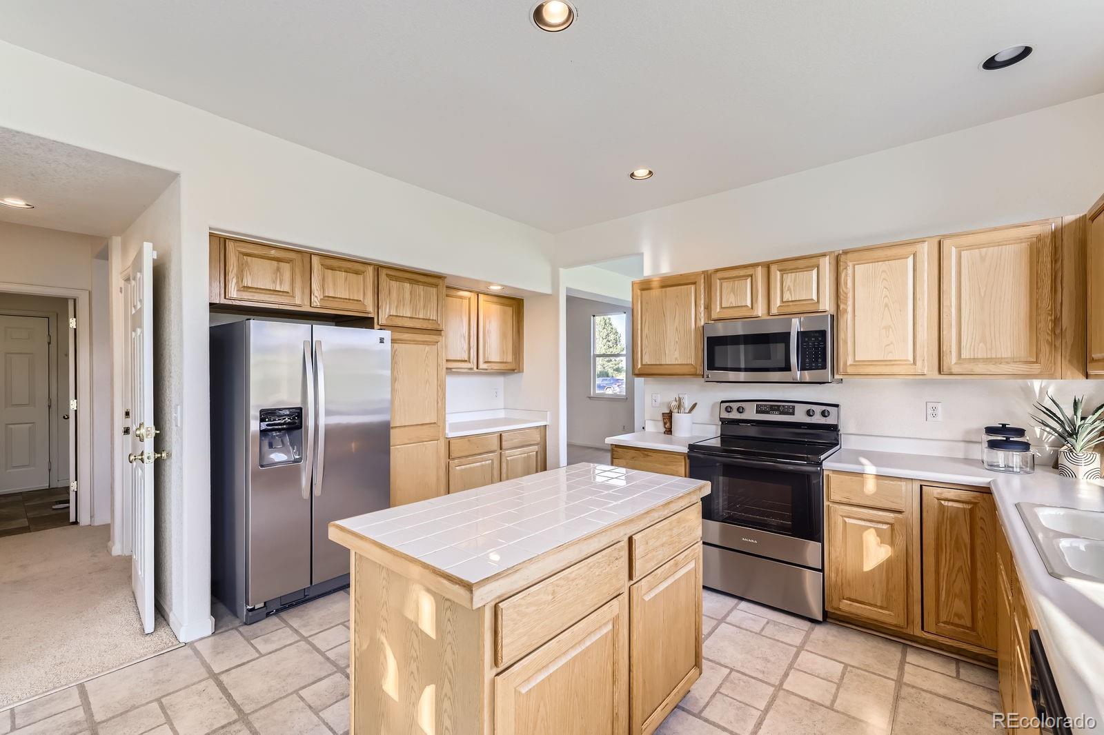MLS Image #10 for 8915 s field court,littleton, Colorado