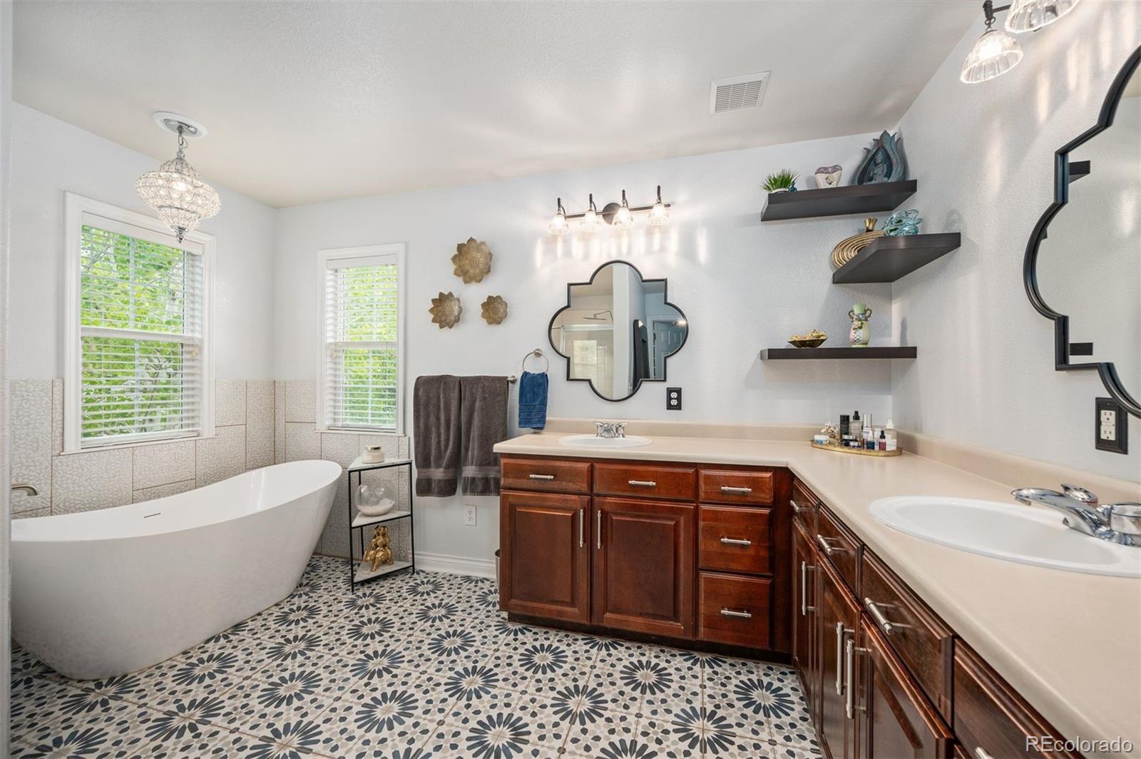 MLS Image #13 for 8728 e 25th drive,denver, Colorado