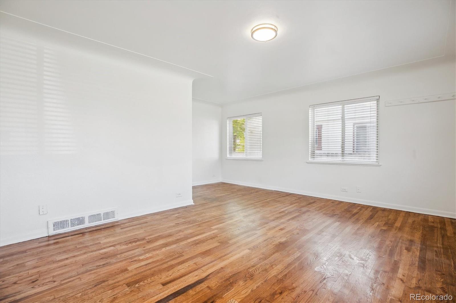 MLS Image #3 for 4624 s lincoln street,englewood, Colorado