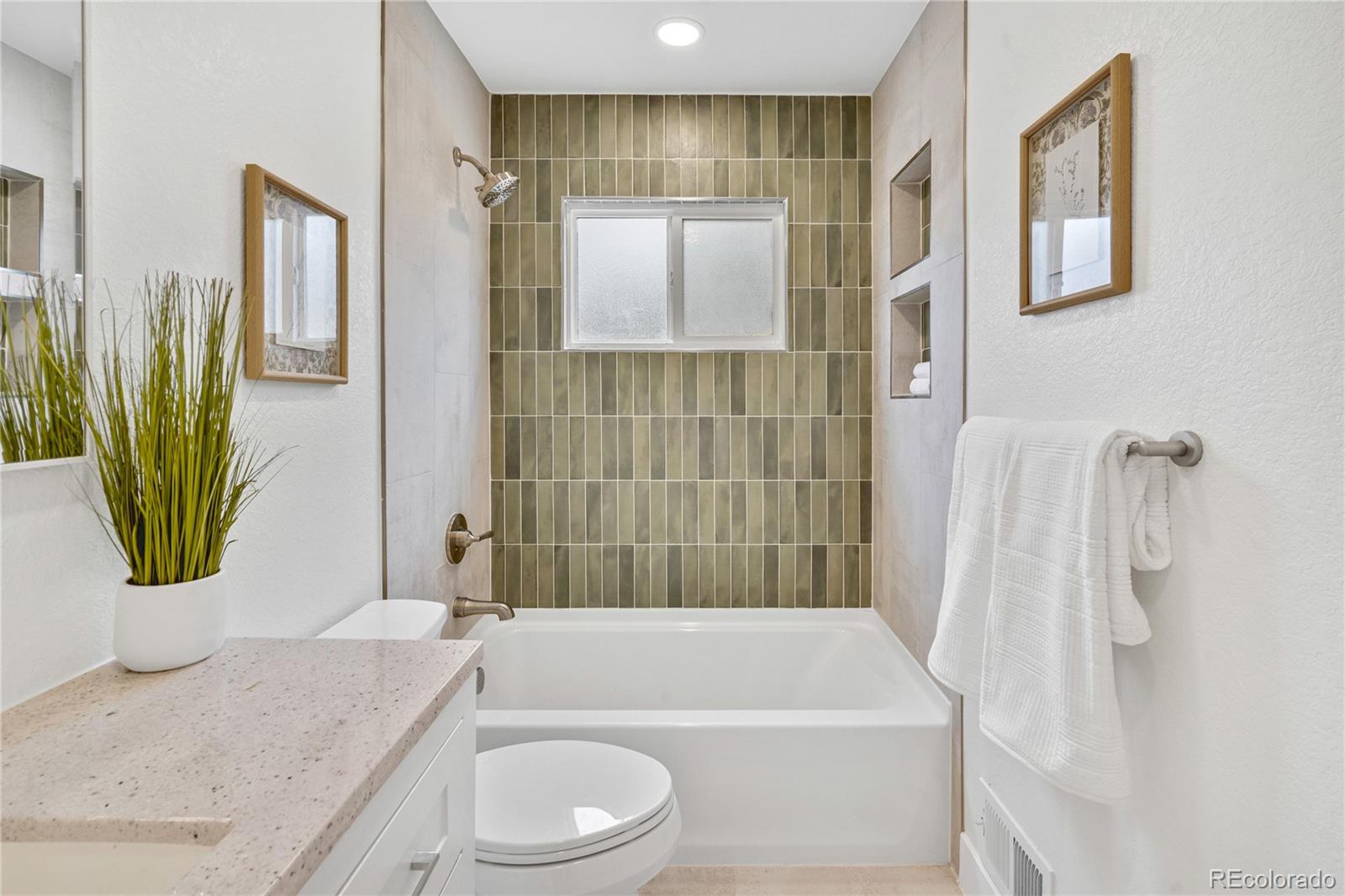 MLS Image #14 for 2701  barnhart street,thornton, Colorado