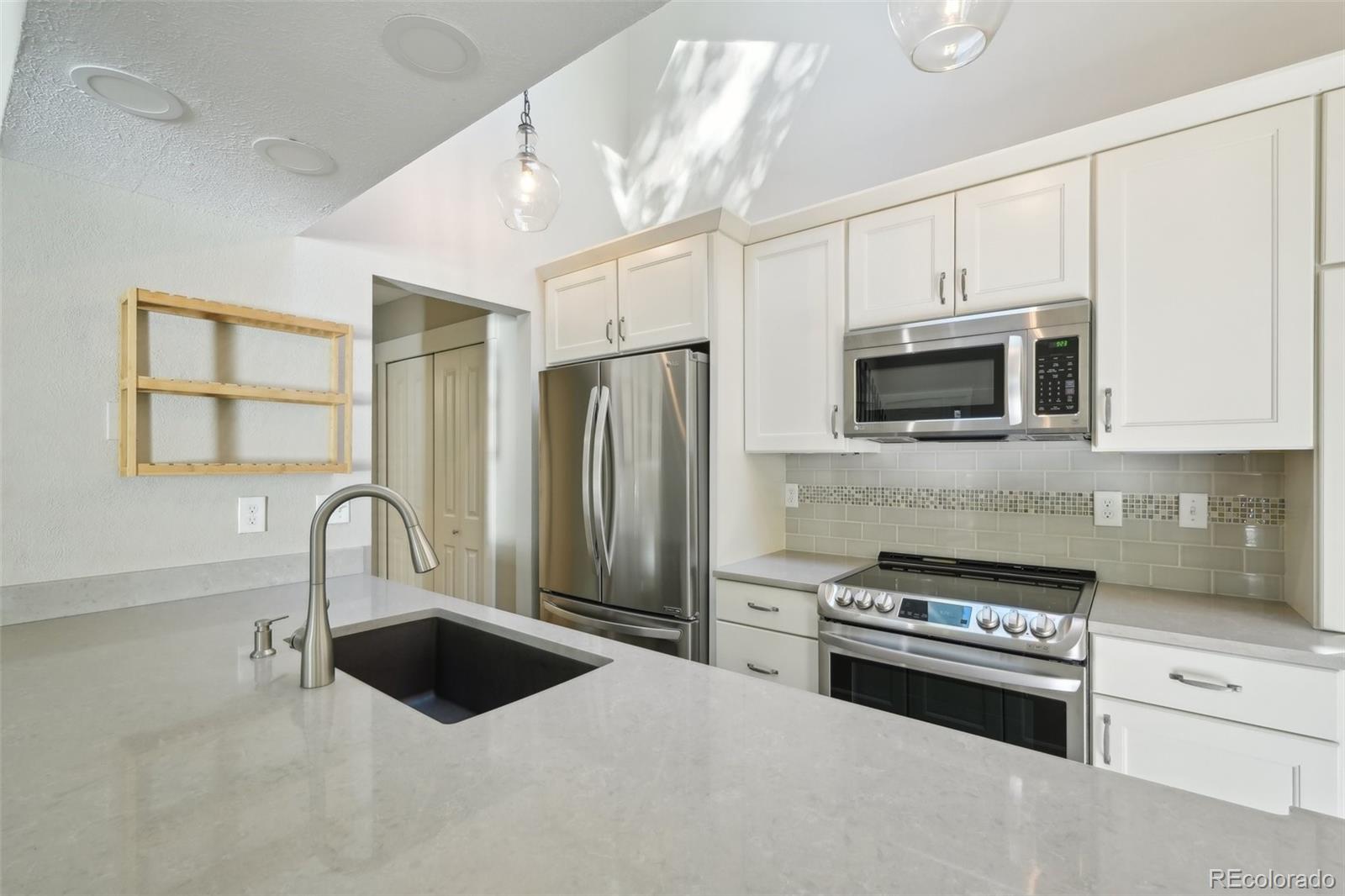 MLS Image #7 for 9455 w 81st avenue,arvada, Colorado