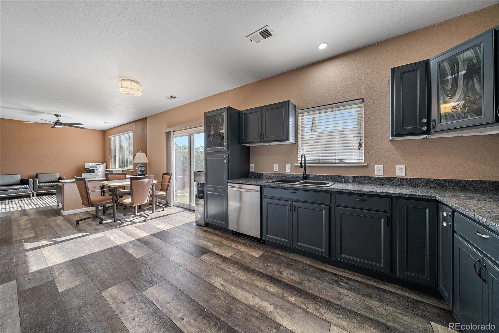 MLS Image #10 for 2404 s genoa way,aurora, Colorado