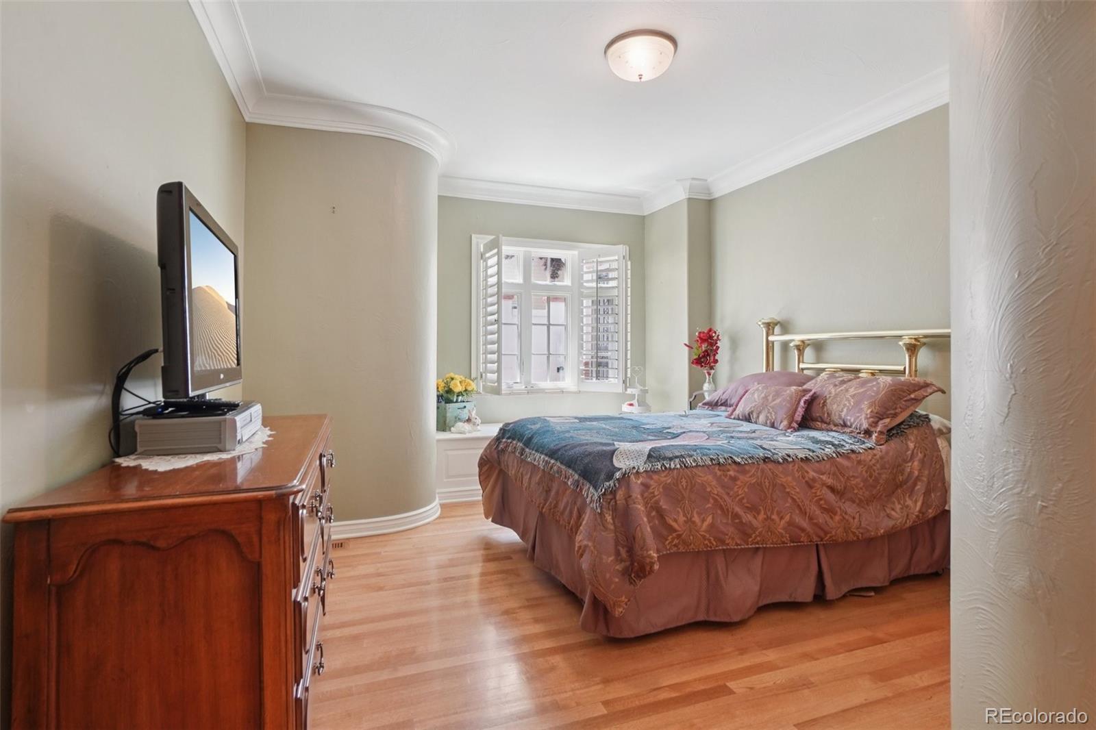 MLS Image #16 for 5530 e 6th avenue parkway,denver, Colorado