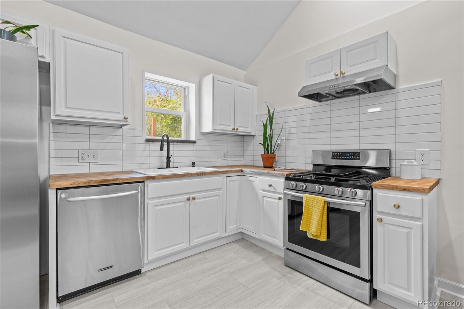 MLS Image #10 for 936  utica street,denver, Colorado