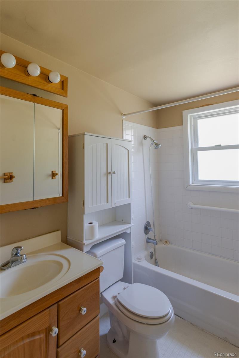 MLS Image #13 for 1540 s knox court,denver, Colorado