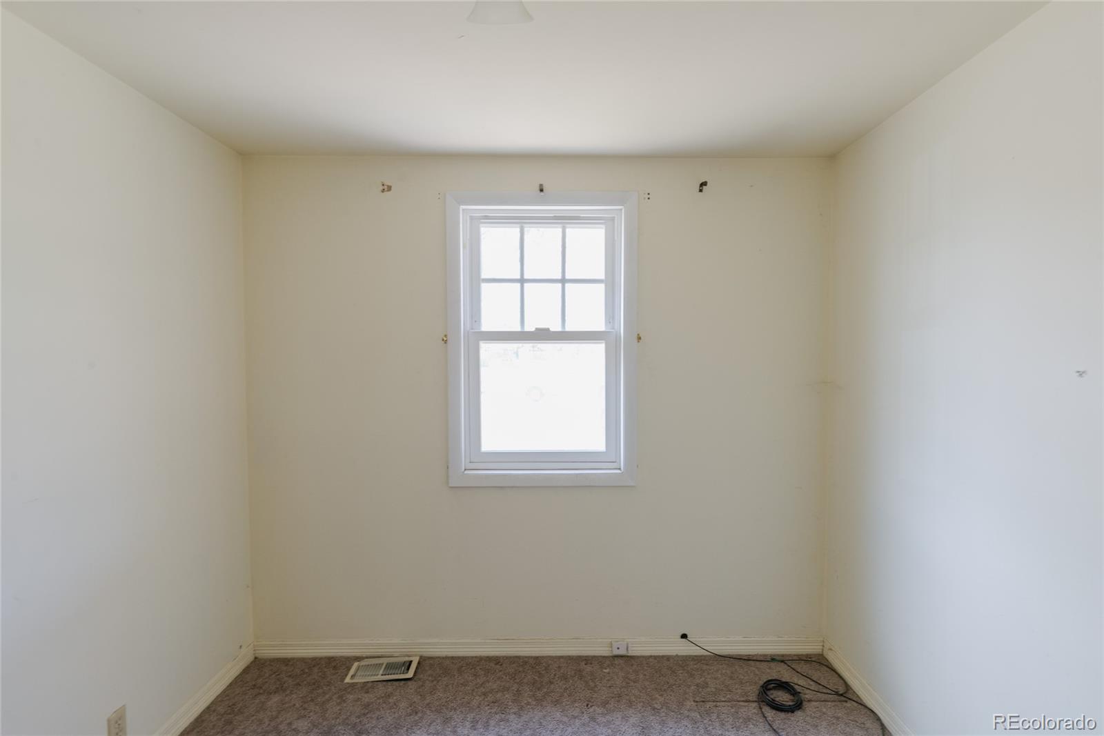 MLS Image #14 for 1540 s knox court,denver, Colorado
