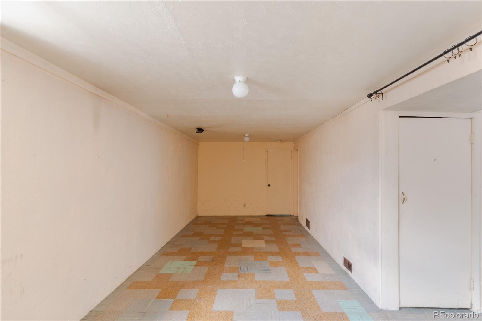 MLS Image #16 for 1540 s knox court,denver, Colorado