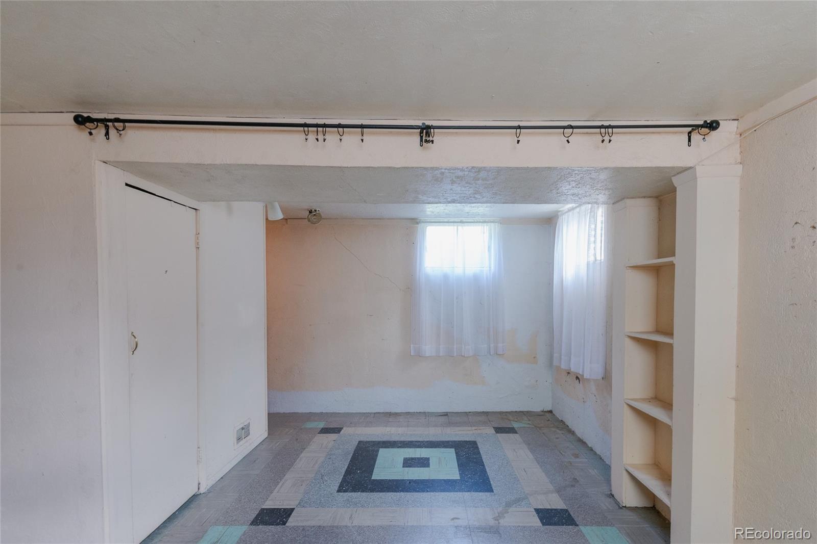 MLS Image #17 for 1540 s knox court,denver, Colorado