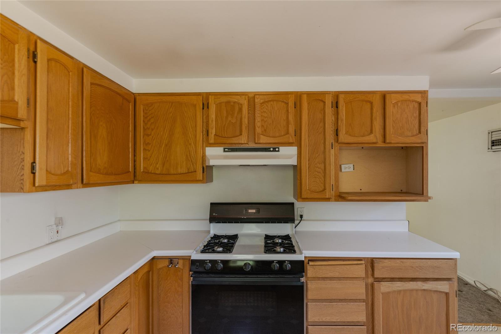 MLS Image #6 for 1540 s knox court,denver, Colorado