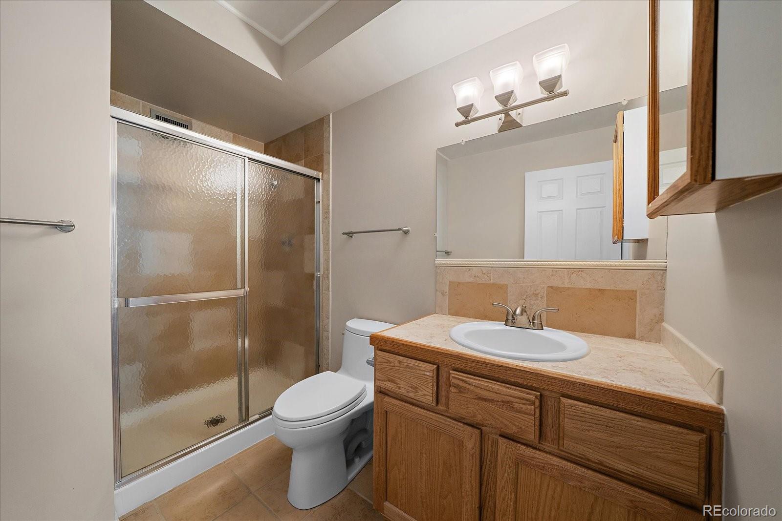 MLS Image #19 for 715 s alton way,denver, Colorado